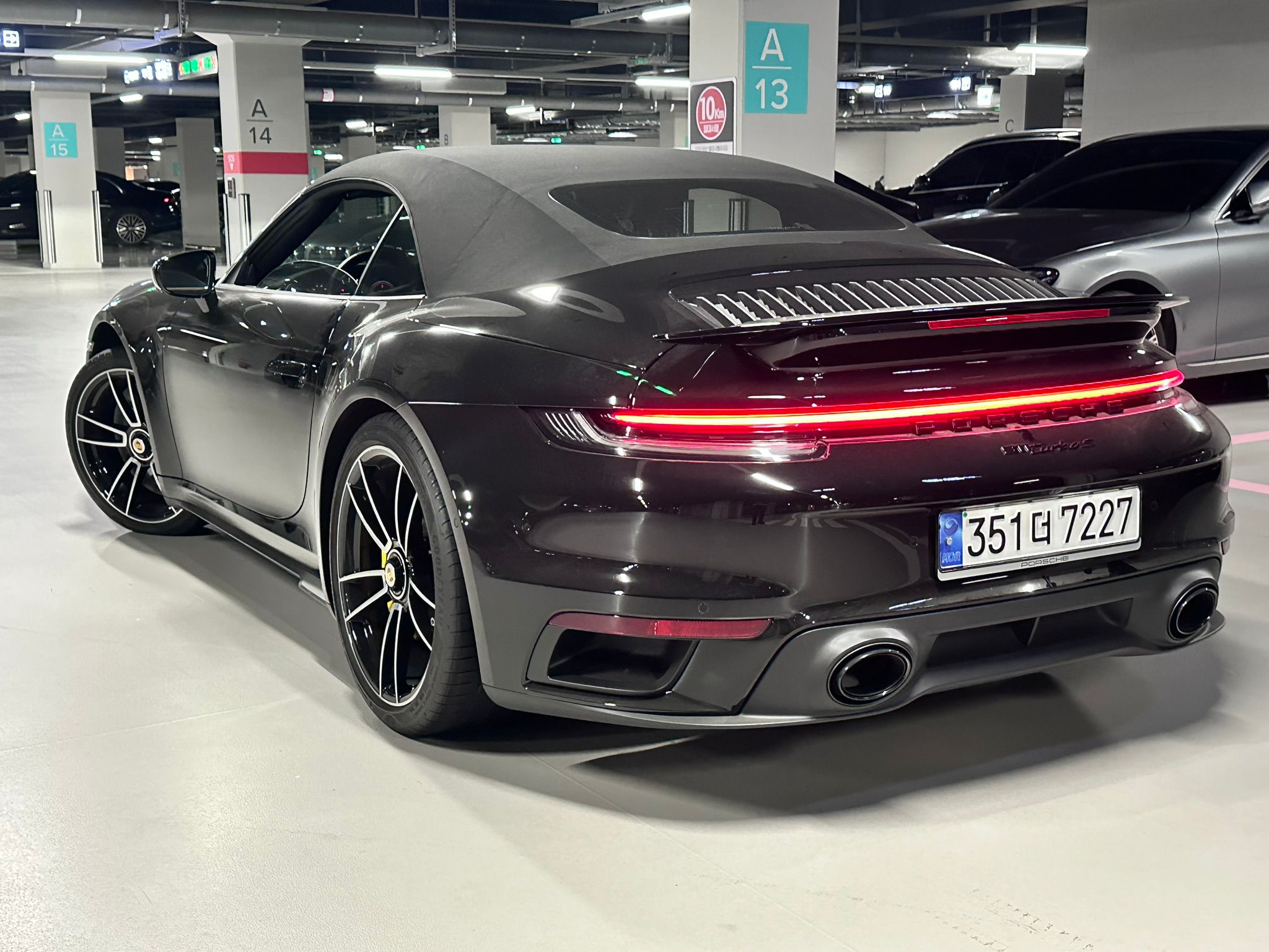Porsche 911, 2023 - фото 5