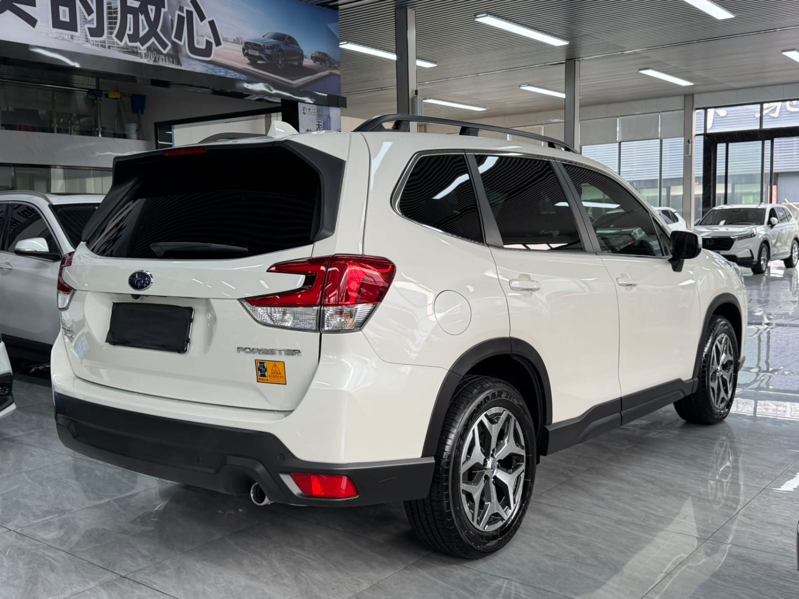 Subaru Forester, 2022 - фото 3